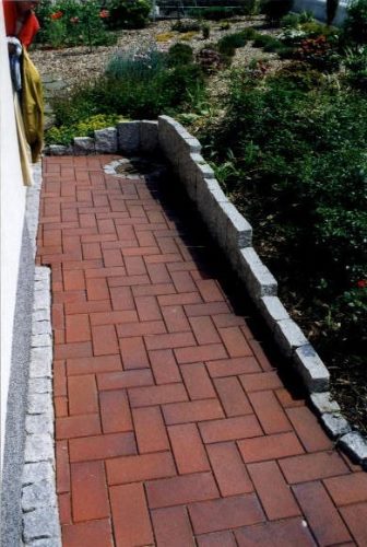 Images/Eingang in Klinker-Granit.jpg